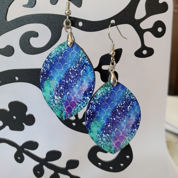 Mermaid Scales Earrings - Picture 2 of 7